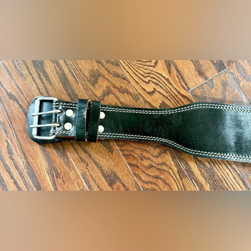 Black Leather Padded Weight Lifting Belt Back Support Medium Valeo 45” Unisex - Picture 9 of 10